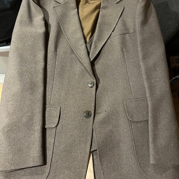 Men's Suit Jacket and Vest - Picture 6 of 6